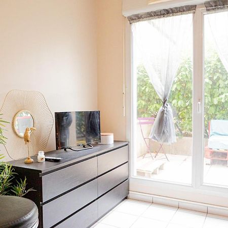 Charming Studio Near Jean Mace Apartment Лион Екстериор снимка